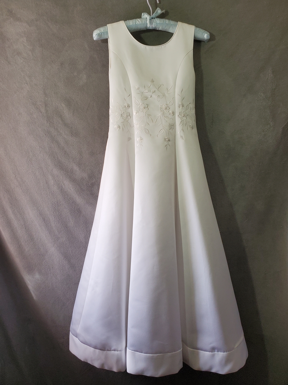 Eden Bridals Classic White Sleeveless Flower Girl Dress with Floral Embroidery